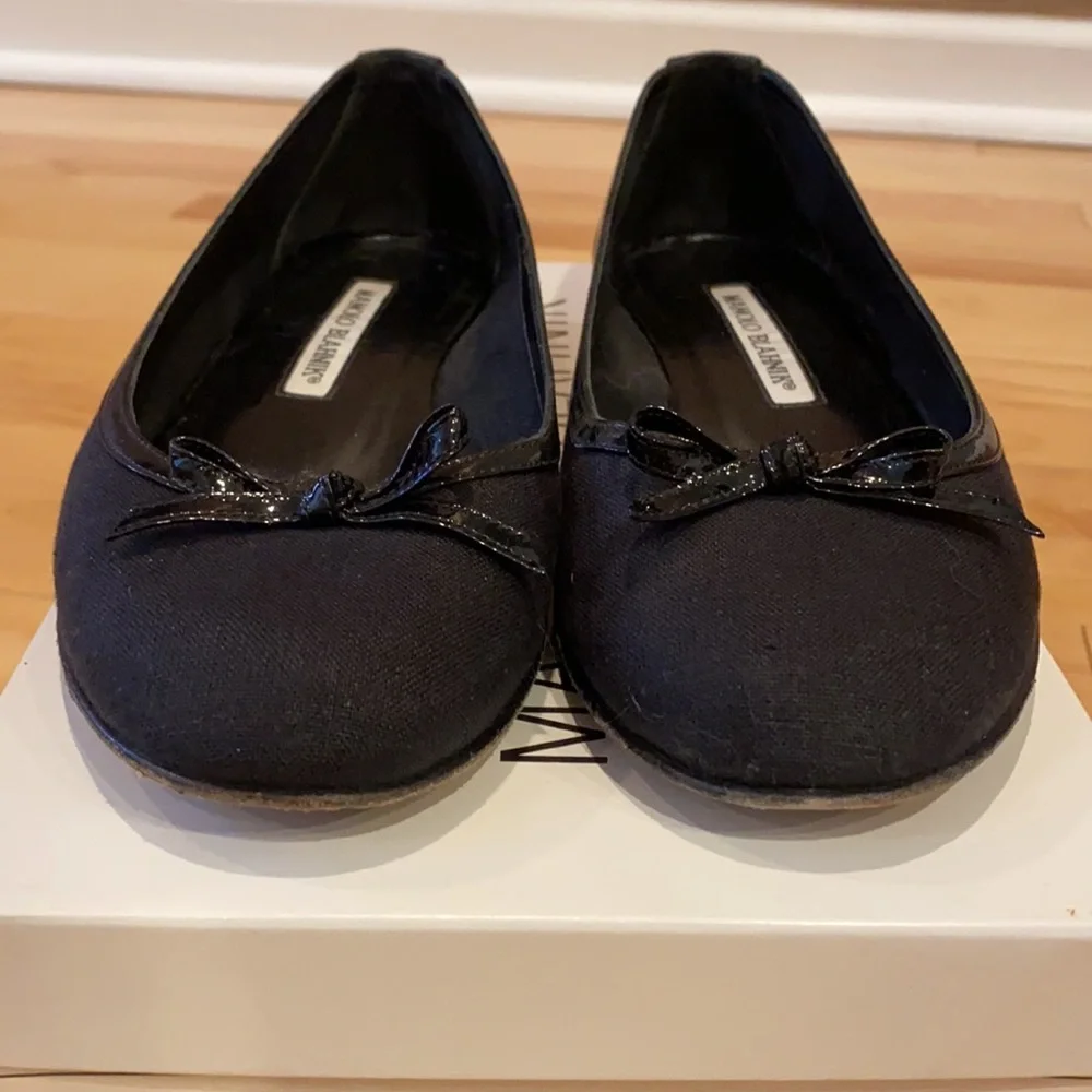 Manolo Blahnik Patent Black Flats - Picture 2 of 11